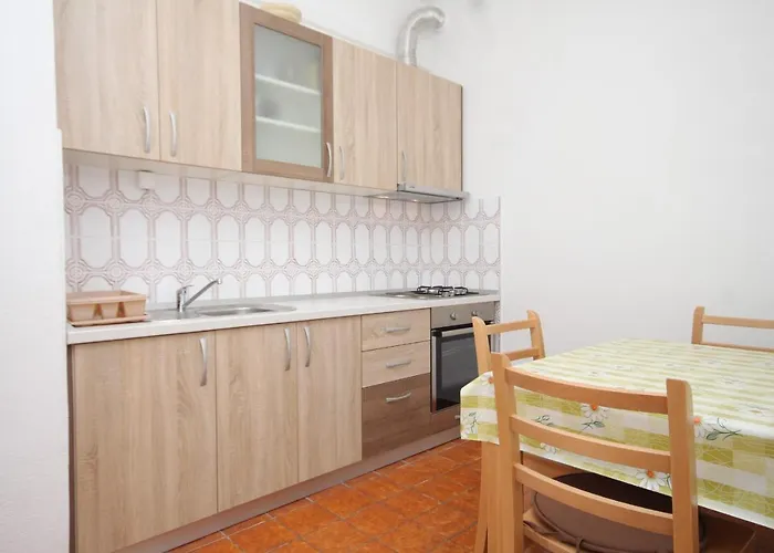 With A Parking Space Hvar - 5719 Апартаменты Хвар